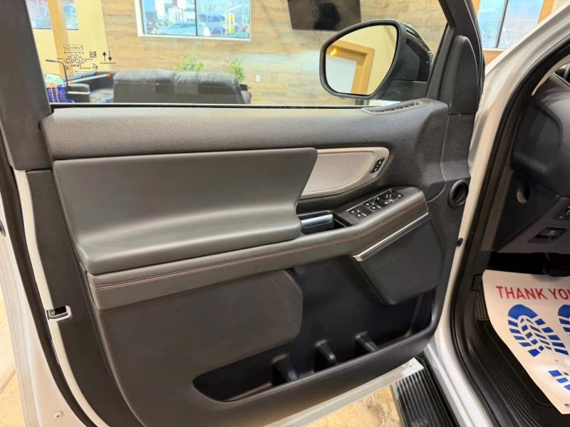 2025 White Ford Expedition Max Active Sport Utility 4D 4X4 SUV