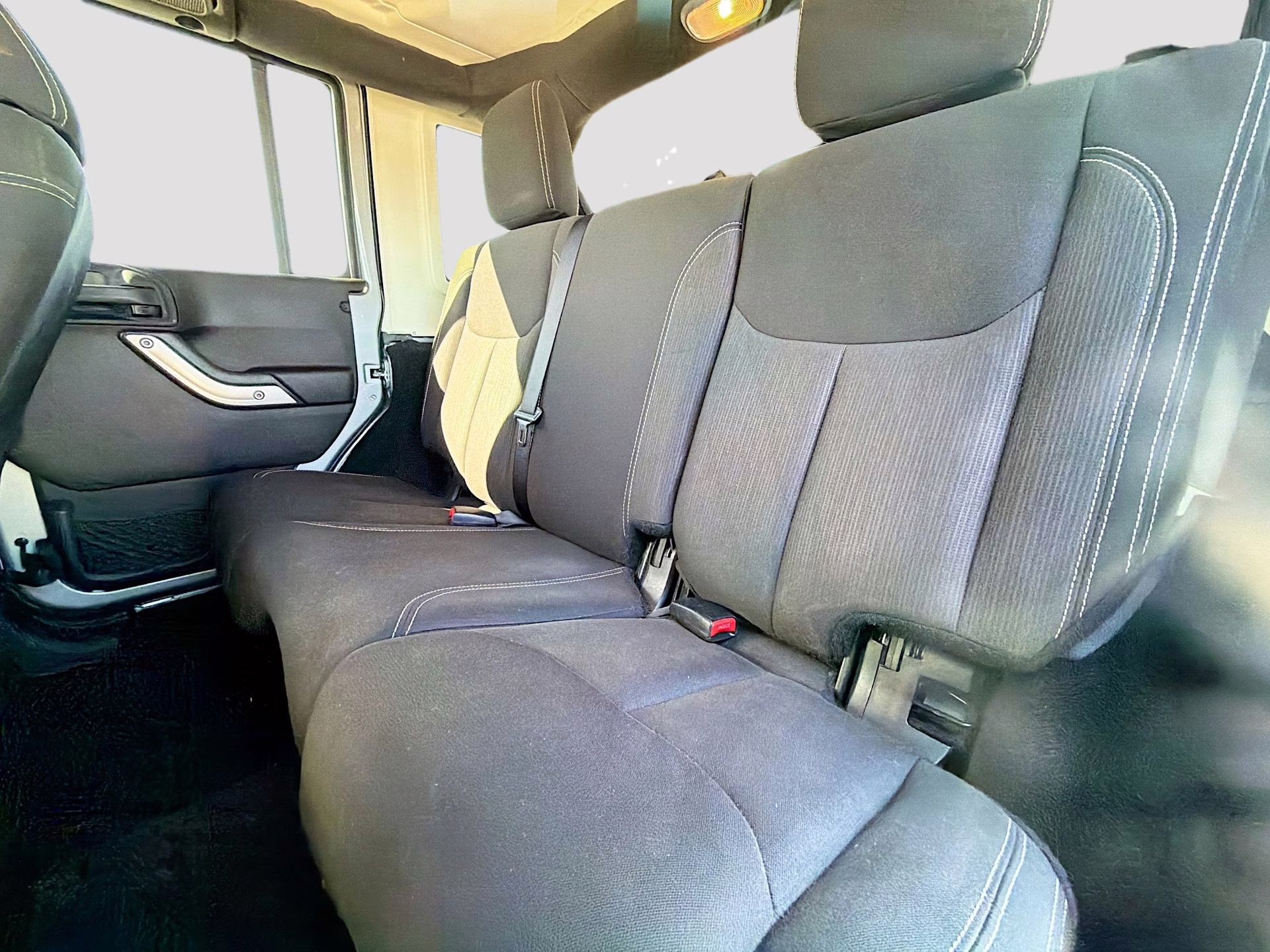 2015 Billet Silver Metallic Clearcoat Jeep Wrangler Unlimited Rubicon 4X4 SUV