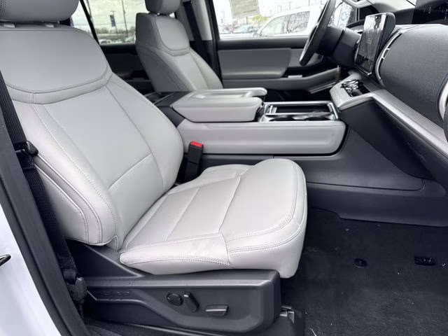 2026 Silver Metallic Ford Expedition Max Active RWD SUV