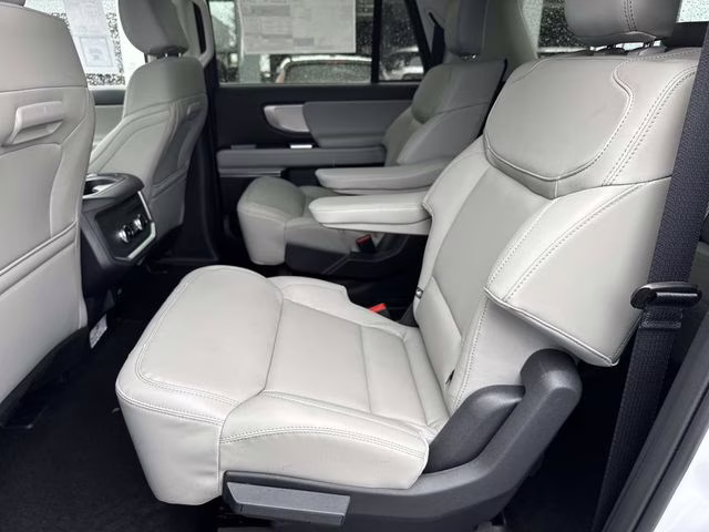 2026 Silver Metallic Ford Expedition Max Active RWD SUV