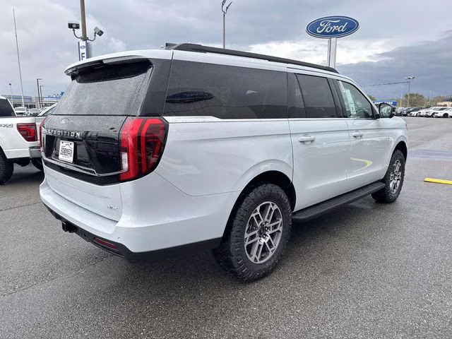 2026 Silver Metallic Ford Expedition Max Active RWD SUV