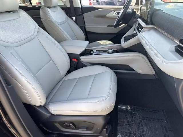 2026 Ford Explorer Active RWD SUV