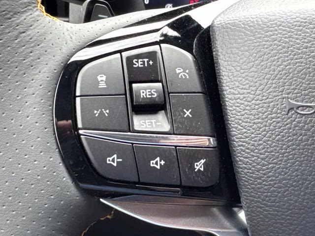 2026 White Metallic Ford Explorer Tremor 4X4 SUV