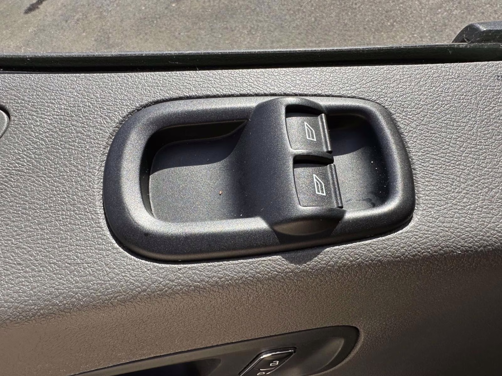 2023 Ingot Silver Ford Transit Passenger Wagon T-350 148 Med Roof XLT RWD RWD Van