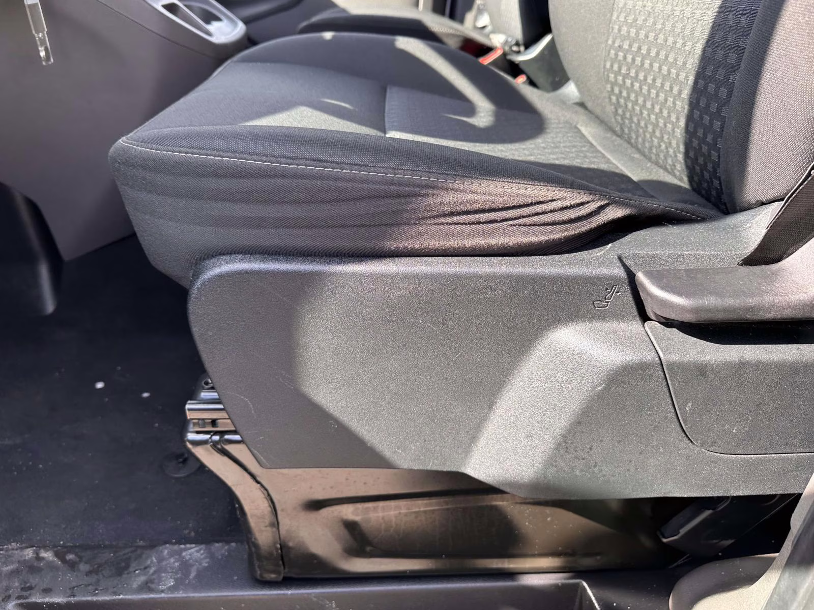 2023 Ingot Silver Ford Transit Passenger Wagon T-350 148 Med Roof XLT RWD RWD Van