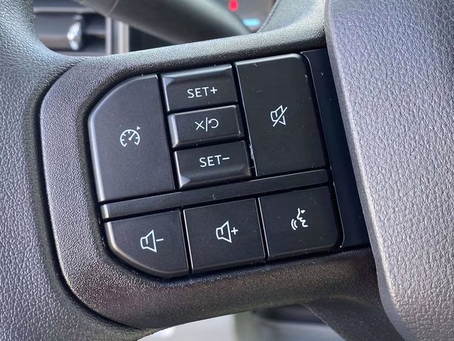 2026 Oxford White Ford Super Duty F-350 DRW XL 4X4 Truck