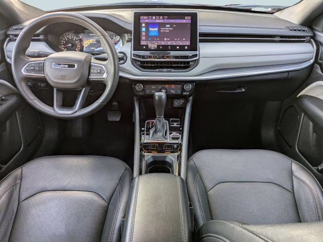 2023 Redline Pearlcoat Jeep Compass Limited 4X4 SUV