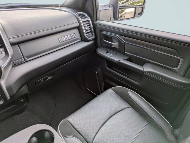 2026 Diamond Black Crystal Pearlcoat Ram 2500 Laramie 4X4 Truck