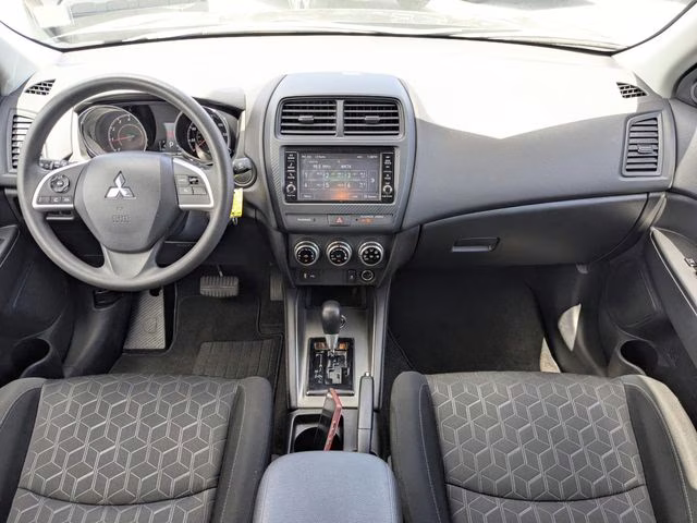 2025 Labrador Black Pearl Mitsubishi Outlander Sport 2.0 ES 4X4 SUV