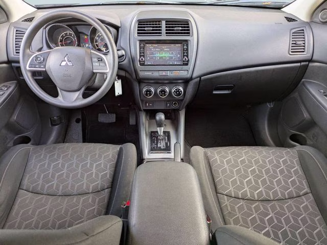 2025 Labrador Black Pearl Mitsubishi Outlander Sport 2.0 ES 4X4 SUV