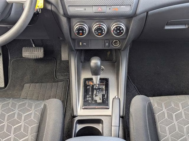 2025 Labrador Black Pearl Mitsubishi Outlander Sport 2.0 ES 4X4 SUV