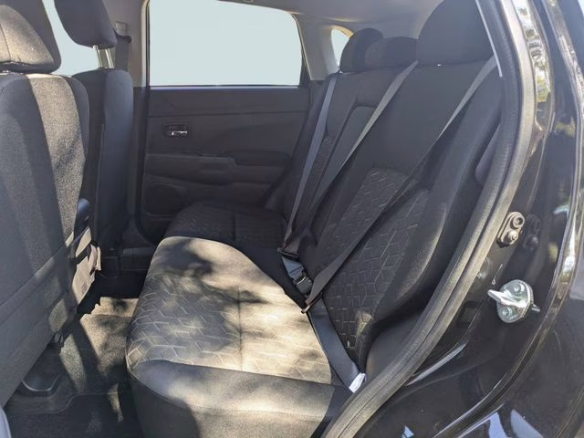 2026 Labrador Black Pearl Mitsubishi Outlander Sport 2.0 ES 4X4 SUV