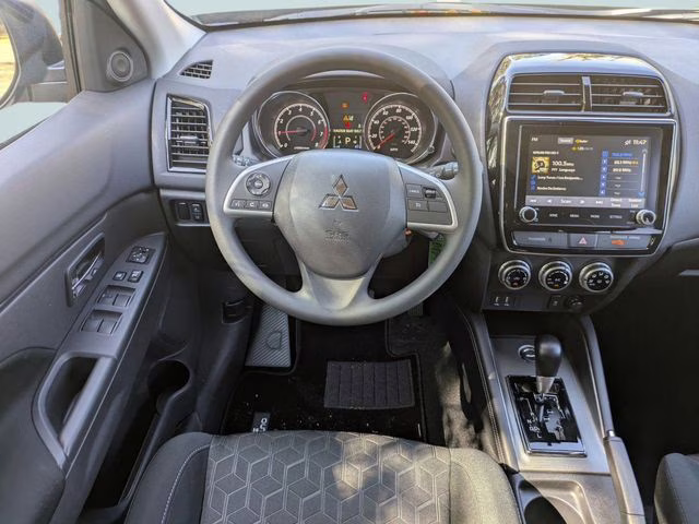2026 Labrador Black Pearl Mitsubishi Outlander Sport 2.0 ES 4X4 SUV