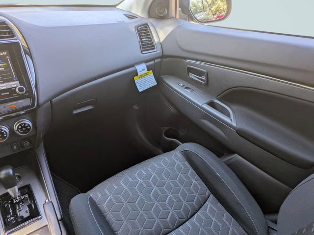 2026 Labrador Black Pearl Mitsubishi Outlander Sport 2.0 ES 4X4 SUV
