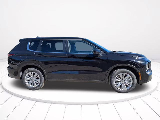 2026 Labrador Black Pearl Mitsubishi Outlander ES FWD SUV