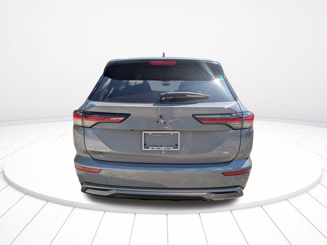 2026 Moonstone Gray Metallic Mitsubishi Outlander SE FWD SUV