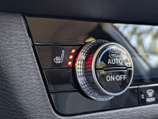 2026 White Diamond Mitsubishi Outlander SE FWD SUV