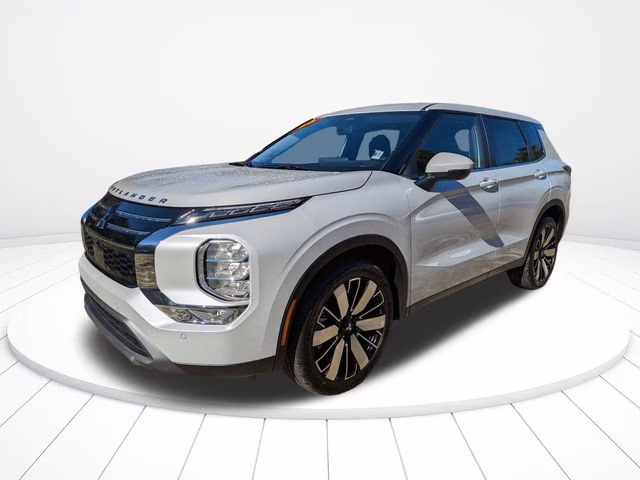 2026 White Diamond Mitsubishi Outlander SE FWD SUV