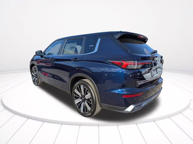 2026 Cosmic Blue Metallic Mitsubishi Outlander SE FWD SUV