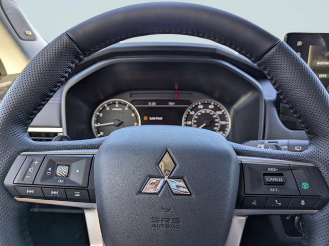 2026 Black Diamond Mitsubishi Outlander SE FWD SUV