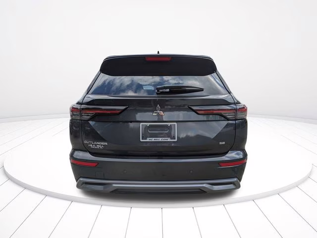 2026 Graphite Gray Mitsubishi Outlander SE FWD SUV