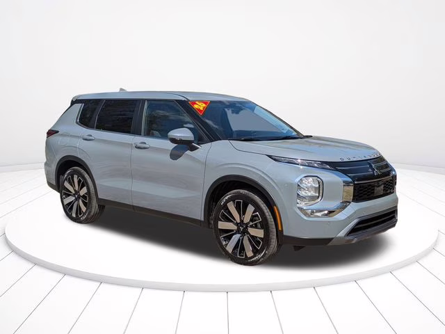 2026 Moonstone Gray Metallic Mitsubishi Outlander SE FWD SUV