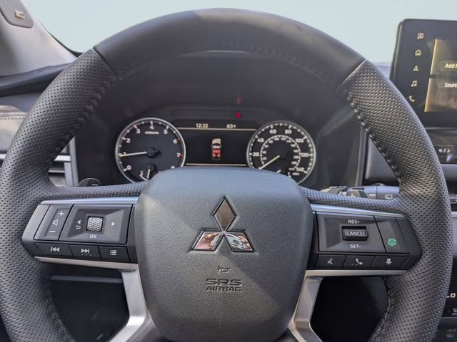 2026 Moonstone Gray Metallic Mitsubishi Outlander SE FWD SUV