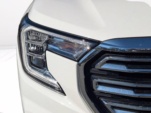 2022 Summit White GMC Terrain SLT FWD SUV
