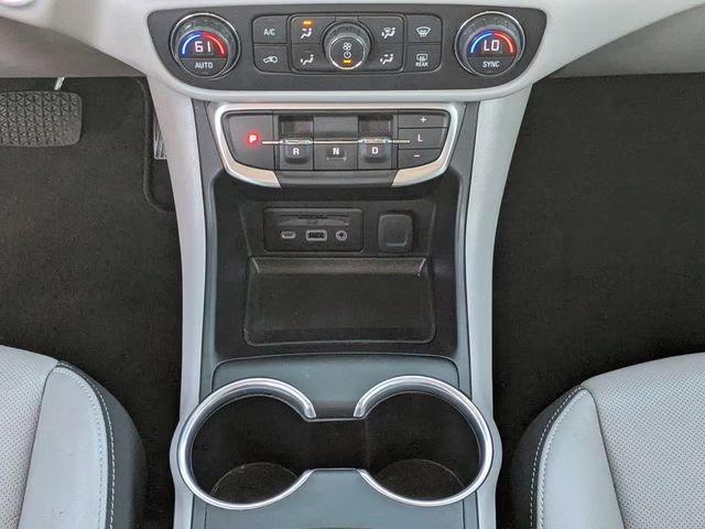 2022 Summit White GMC Terrain SLT FWD SUV