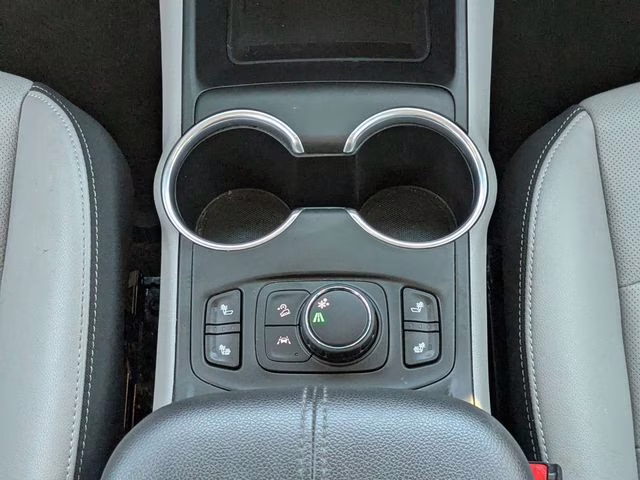 2022 Summit White GMC Terrain SLT FWD SUV