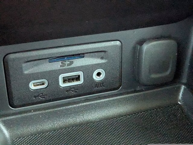 2022 Summit White GMC Terrain SLT FWD SUV