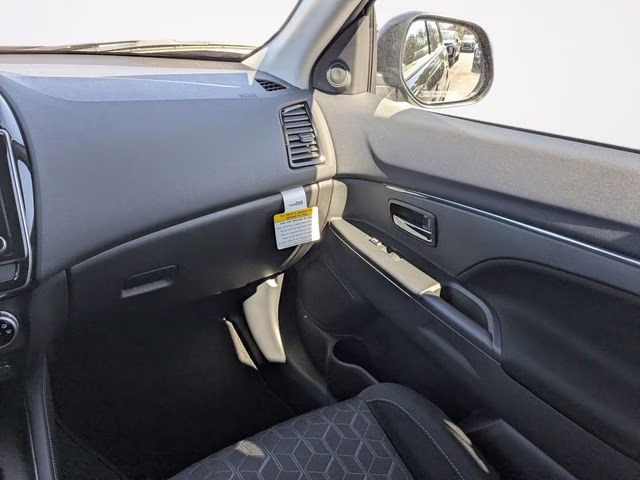 2026 Labrador Black Pearl Mitsubishi Outlander Sport 2.0 ES 4X4 SUV