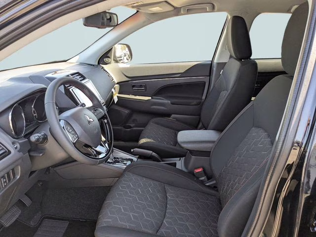 2026 Labrador Black Pearl Mitsubishi Outlander Sport 2.0 LE 4X4 SUV