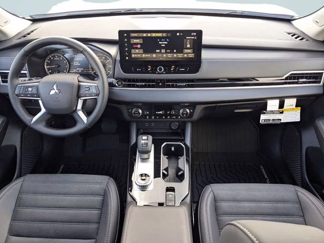 2026 White Diamond Mitsubishi Outlander SE FWD SUV