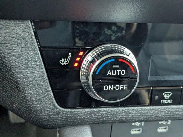 2026 Graphite Gray Mitsubishi Outlander SE FWD SUV