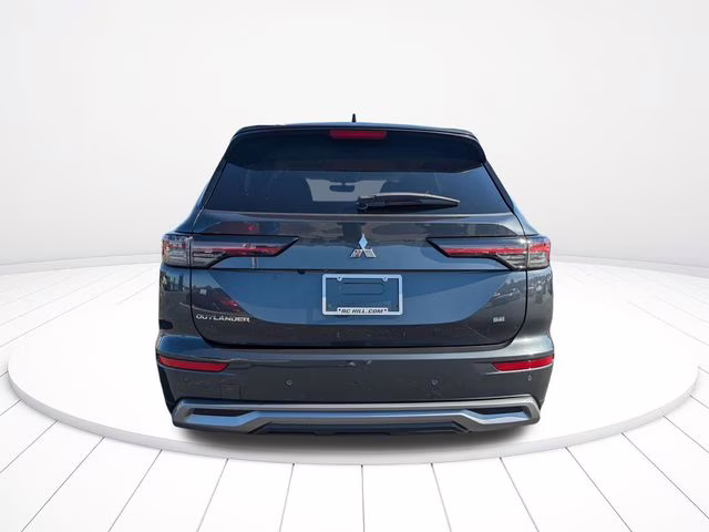2026 Graphite Gray Mitsubishi Outlander SE FWD SUV