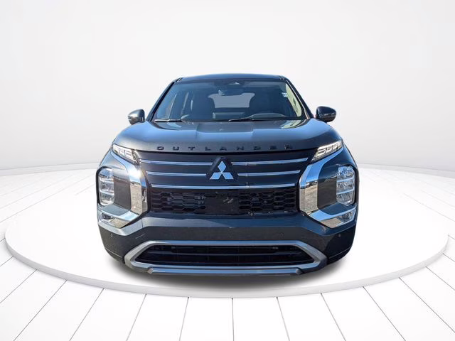 2026 Graphite Gray Mitsubishi Outlander SE FWD SUV