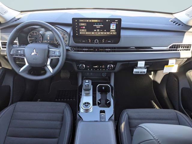 2026 Moonstone Gray Metallic Mitsubishi Outlander SE FWD SUV