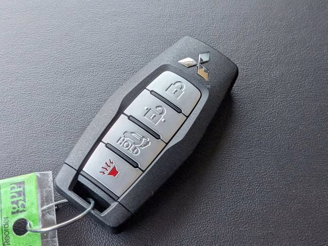 2026 Moonstone Gray Metallic Mitsubishi Outlander SE FWD SUV