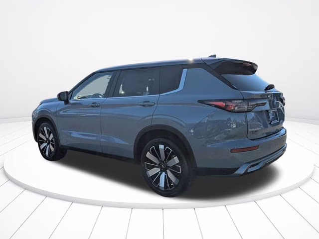 2026 Moonstone Gray Metallic Mitsubishi Outlander SE FWD SUV