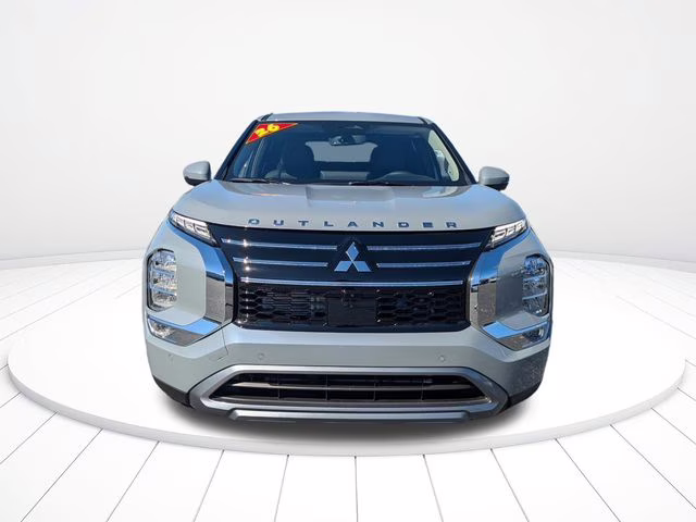 2026 Moonstone Gray Metallic Mitsubishi Outlander SE FWD SUV
