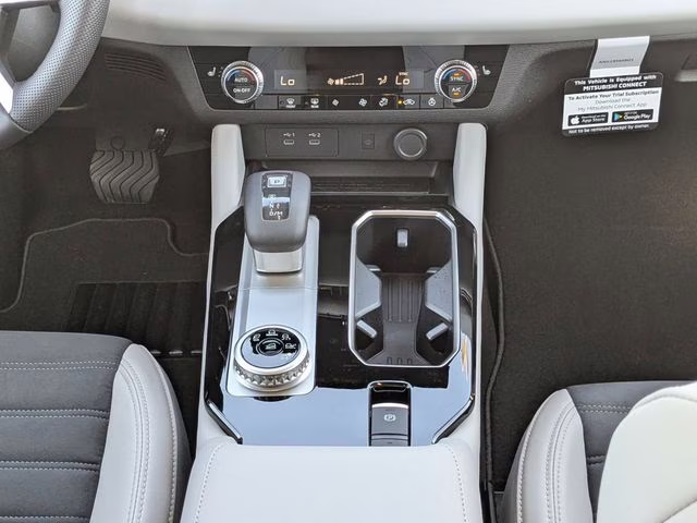 2026 Moonstone Gray Metallic Mitsubishi Outlander SE FWD SUV