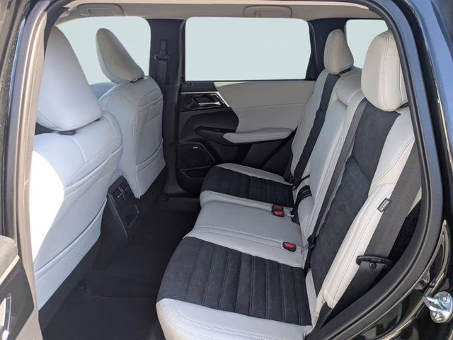 2026 Black Diamond Mitsubishi Outlander SE FWD SUV