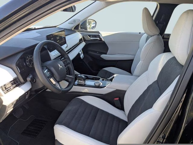 2026 Black Diamond Mitsubishi Outlander SE FWD SUV