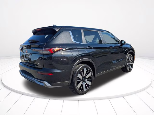 2026 Black Diamond Mitsubishi Outlander SE FWD SUV