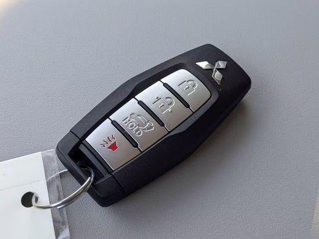 2026 Black Diamond Mitsubishi Outlander SE FWD SUV