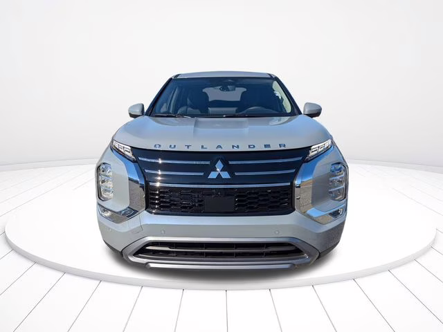 2026 Moonstone Gray Metallic Mitsubishi Outlander SE FWD SUV