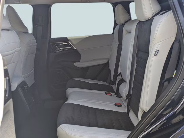 2026 Cosmic Blue Metallic Mitsubishi Outlander SE FWD SUV