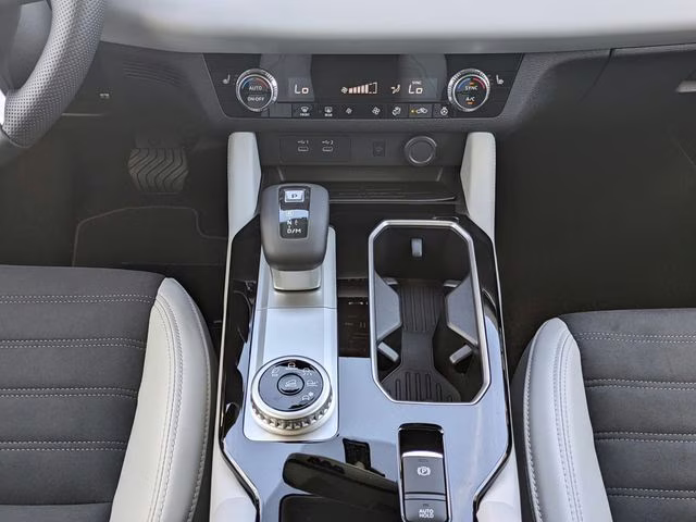 2026 Cosmic Blue Metallic Mitsubishi Outlander SE FWD SUV