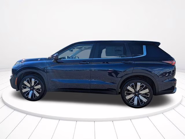 2026 Cosmic Blue Metallic Mitsubishi Outlander SE FWD SUV